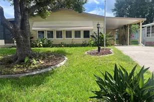 1617 Hilton Head Blvd, Lady Lake, FL 32159 - Photo 1