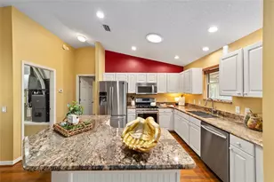 290 Jefferson Ln, The Villages, FL 32162 - Photo 12