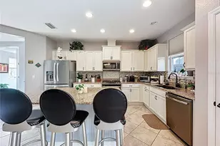 373 Alcove Dr, Groveland, FL 34736 - Photo 10