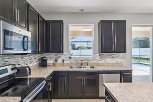 2566 Limerick Cir, Grand Island, FL 32735 - Photo 6