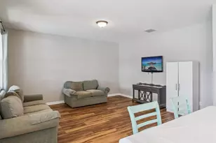 2566 Limerick Cir, Grand Island, FL 32735 - Photo 4