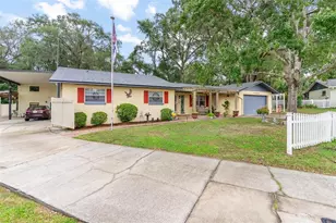 712 Southern Dr, Fruitland Park, FL 34731 - Photo 2