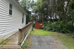 108 E McClendon St, Lady Lake, FL 32159 - Photo 2
