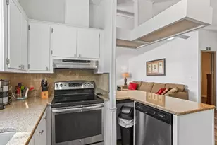 1619 W Schwartz Blvd, The Villages, FL 32159 - Photo 8