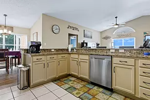 4949 Sawgrass Lake Cir, Leesburg, FL 34748 - Photo 12