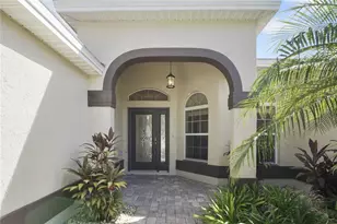 445 Society Hill Cir, The Villages, FL 32162 - Photo 2