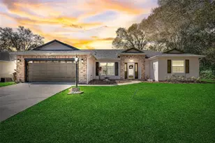 25273 Lost Oak Cir, Leesburg, FL 34748 - Photo 1