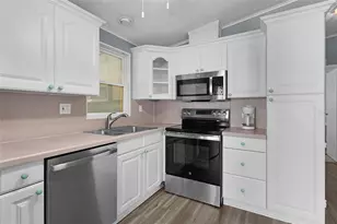 817 Hibiscus Dr, The Villages, FL 32159 - Photo 14