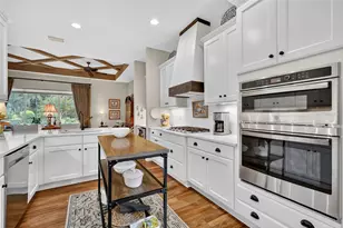 8464 Bridgeport Bay Cir, Mount Dora, FL 32757 - Photo 4