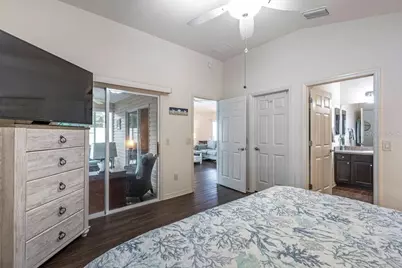 852 Sapphire Place, The Villages, FL 32163 - Photo 4