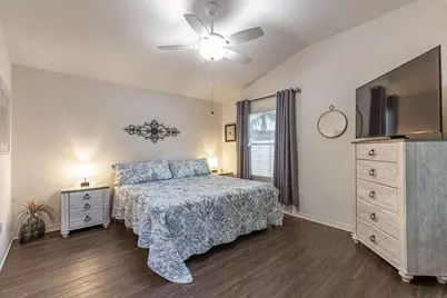 852 Sapphire Place, The Villages, FL 32163 - Photo 12