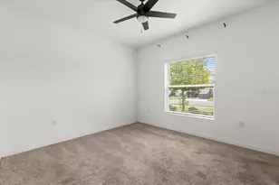 1138 Calico Pointe Cir, Groveland, FL 34736 - Photo 18