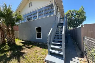 348 S Central Ave, Umatilla, FL 32784 - Photo 1