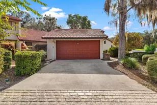 401 Clusterwood Dr, Yalaha, FL 34797 - Photo 4