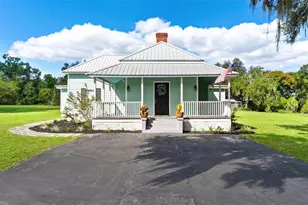 229 W McClendon St, Lady Lake, FL 32159 - Photo 1