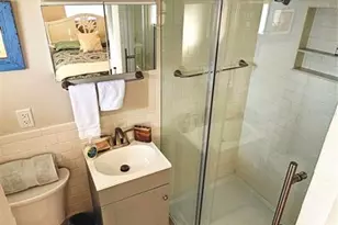 516 Villas Dr, Venice, FL 34285 - Photo 10