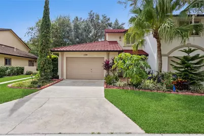 1130 Avenida De Las Casas, Lady Lake, FL 32159 - Photo 2