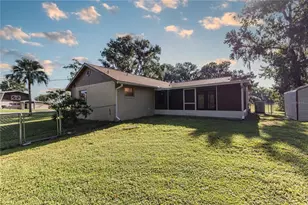 845 Cr 467, Lake Panasoffkee, FL 33538 - Photo 26