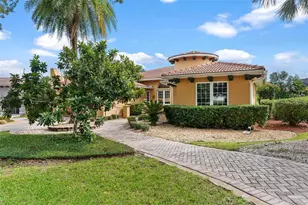 38800 Harborwoods Pl, Lady Lake, FL 32159 - Photo 2