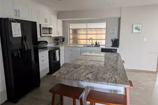 11711 W Bayshore Dr, Crystal River, FL 34429 - Photo 6