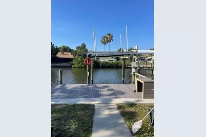 11711 W Bayshore Drive, Crystal River, FL 34429 - Photo 2