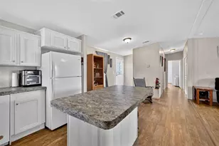 11634 Hickory Ln, Tavares, FL 32778 - Photo 10