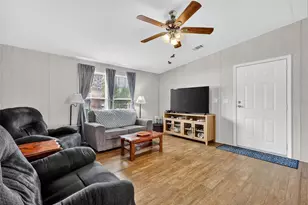 11634 Hickory Ln, Tavares, FL 32778 - Photo 4