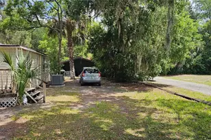 372 W Collins St, Umatilla, FL 32784 - Photo 14