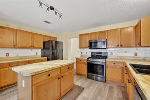 2630 Caribe Dr, The Villages, FL 32162 - Photo 14