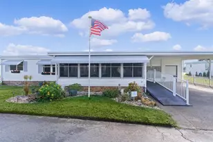 20 Captains Point, Fruitland Park, FL 34731 - Photo 2