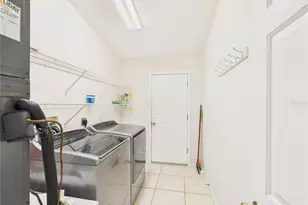 2517 Privada Dr, The Villages, FL 32162 - Photo 8