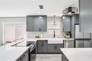 809 Alvarado Pl, The Villages, FL 32159 - Photo 8