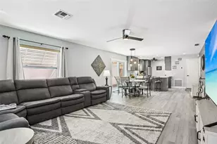 809 Alvarado Pl, The Villages, FL 32159 - Photo 10