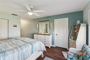 2225 Cypress Ct, Tavares, FL 32778 - Photo 16