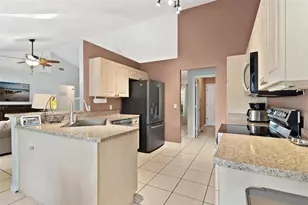 1041 Vassar Dr, Eustis, FL 32726 - Photo 8