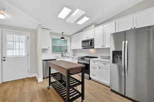 1604 Kiley Ct, Lady Lake, FL 32159 - Photo 6