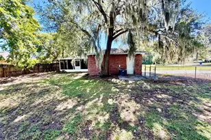 208 Palm Way, Tavares, FL 32778 - Photo 38
