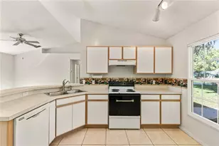 2714 Bayview Dr, Eustis, FL 32726 - Photo 22