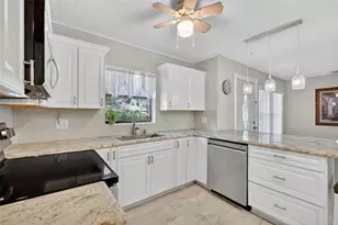 502 Gray Ave, Wildwood, FL 34785 - Photo 10