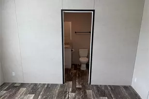 1101 NW 12th Ln, Lake Panasoffkee, FL 33538 - Photo 20