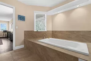 6846 Lake View Dr, Yalaha, FL 34797 - Photo 20