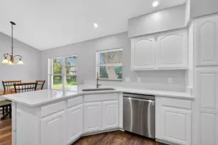 511 Loma Paseo Dr, The Villages, FL 32159 - Photo 12
