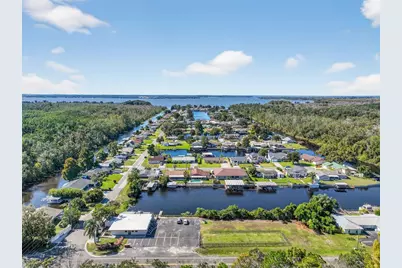 13721 Country Club Drive, Tavares, FL 32778 - Photo 24