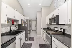 800 Crestview Cir N, Wildwood, FL 34785 - Photo 24