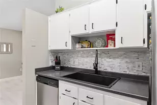 800 Crestview Cir N, Wildwood, FL 34785 - Photo 24