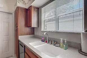 208 Desota Ct, Lady Lake, FL 32159 - Photo 12
