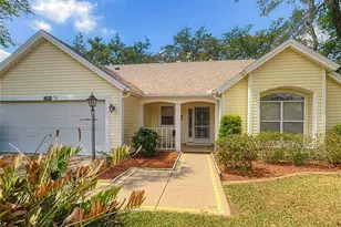208 Desota Ct, Lady Lake, FL 32159 - Photo 2