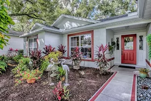 25749 Whisper Oaks Rd, Leesburg, FL 34748 - Photo 2