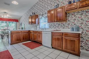 25749 Whisper Oaks Rd, Leesburg, FL 34748 - Photo 14