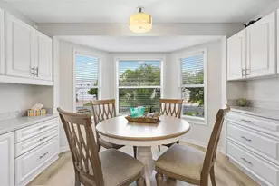 515 Loma Paseo Dr, Lady Lake, FL 32159 - Photo 8